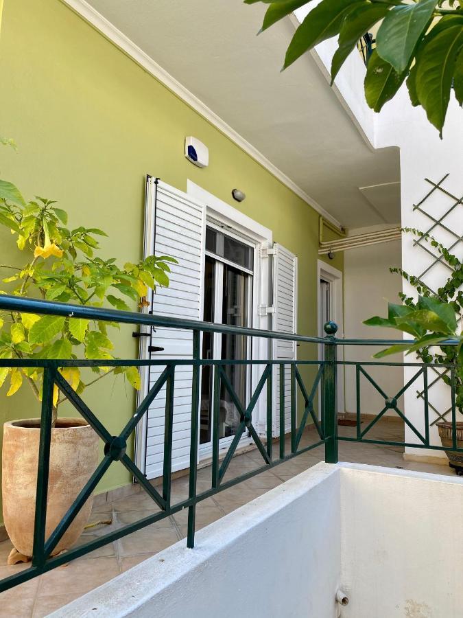 Dimitris Place Near Athens Airport Koropion Exterior photo